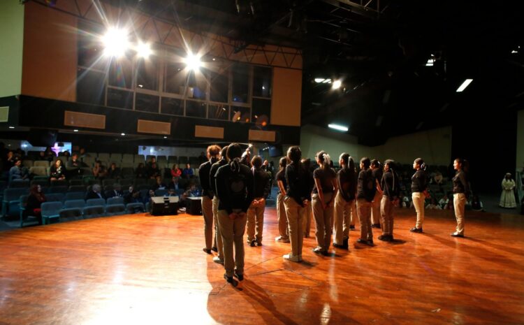  Estudiantes de secundarias federales participan en concurso coral del Himno Nacional en el Centro Cultural Ernesto Ochoa Guillemard