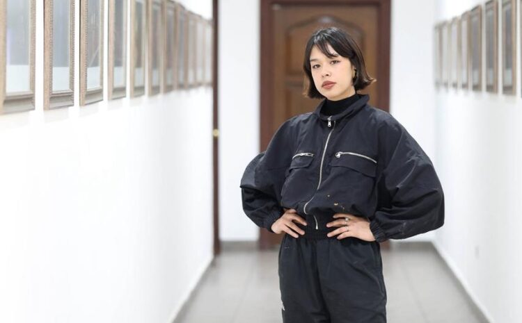  Ana Landa, pinta lo cotidiano desde el movimiento y la emoción