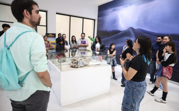  Disfrutan juarenses de una Noche de Museo en el MAHCH